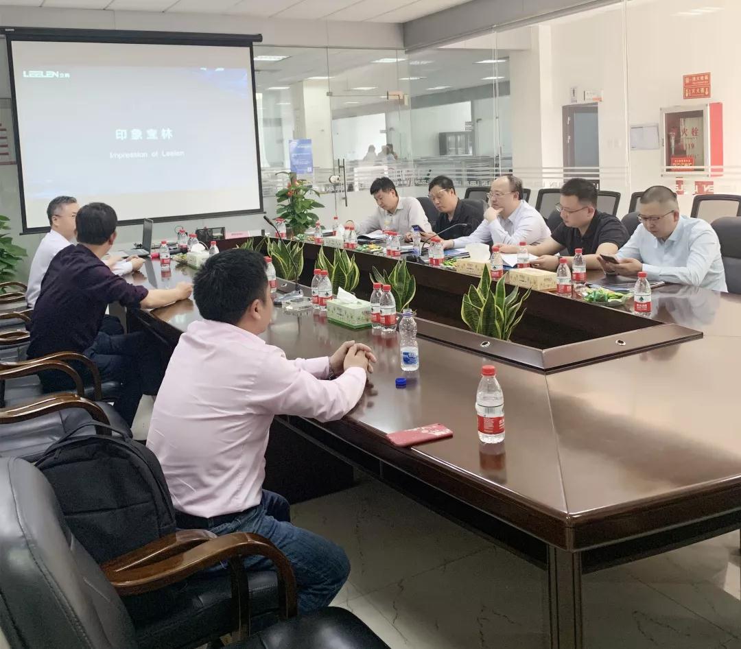 recebam calorosamente os líderes do escritório de defesa técnica de Xangai para visitar LEELEN para investigação e Inspeção. 